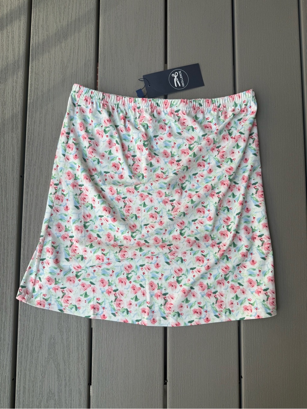 NWT IWOLLENCE Floral Athletic Skort Built-In Shorts Size Medium